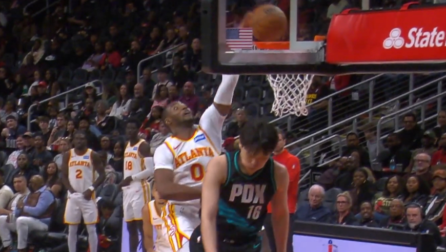 2日NBA官方十佳球：库明加单臂隔扣杨瀚森 文班滑翔隔扣阿奴诺比