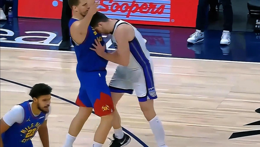 较上劲了！约基奇与尤班克斯激烈对抗 尤班克斯吃技犯约基奇偷笑了