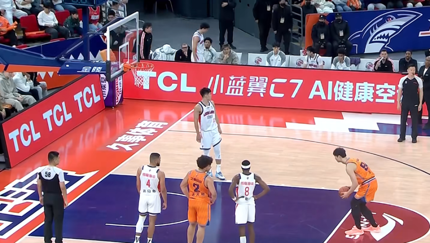 CBA积分榜：广厦继续领跑，深圳、山东杀进前五，青岛落到第七