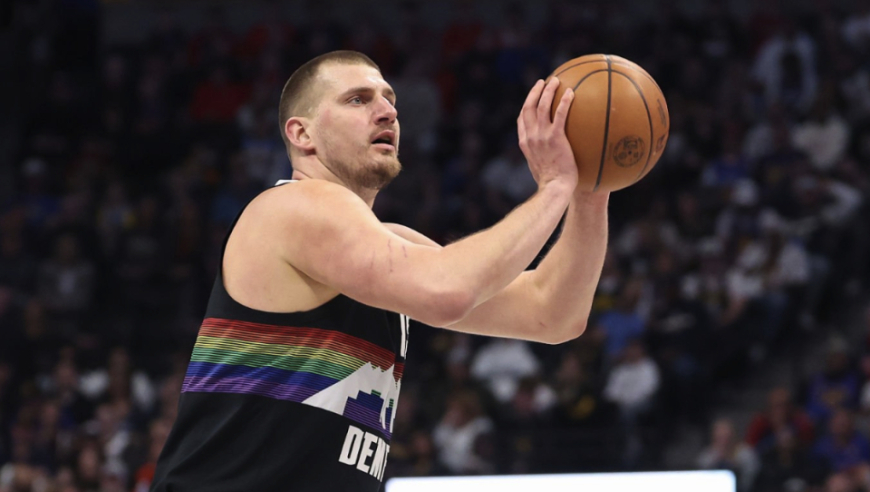 11中8+17罚13中！约基奇复出轰31+12+5 末节11分拒快船逆转