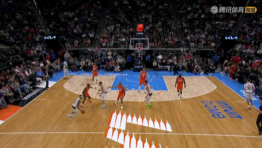 梦回巅峰！克莱神仙三分两连中看呆解说 淡定庆祝全场球迷欢呼