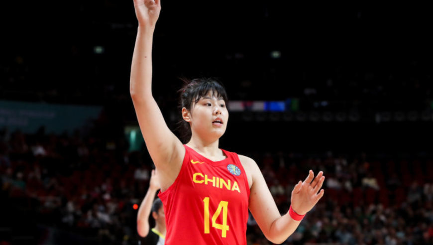 女篮中锋李月汝将收购欧洲球队？要帮更多中国球员走出去