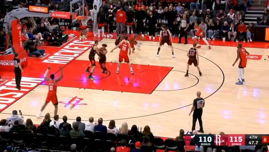 杜兰特关键爆扣锁定胜局 回顾火箭对阵公牛最后一刻