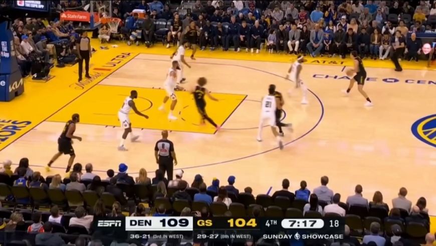 刺激！还原勇士5分钟狂轰一波20：2逆转掘金全过程，全场瞬间沸腾