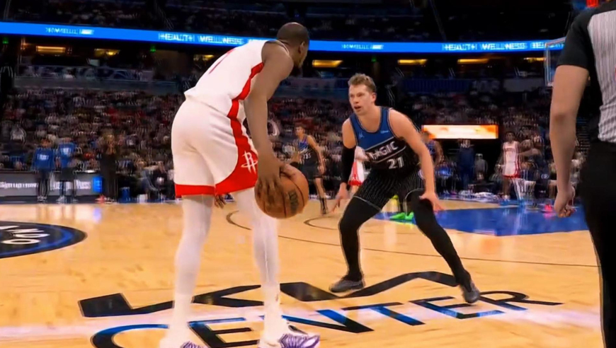 暂停就有用！火箭被魔术打停 杜兰特联手申京连拿8分一波追回分差