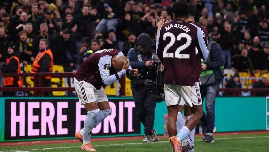 疯狂欧联：英超球星破门后挑衅客队球迷 头部2次被砸 警察也被打