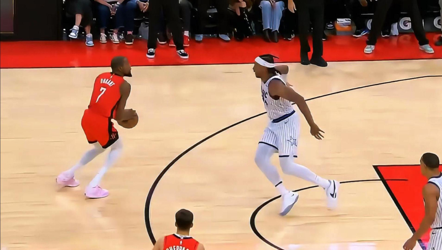 火箭魔术末节生死时刻：杜兰特三分+申京勾手连中关键球拖入加时