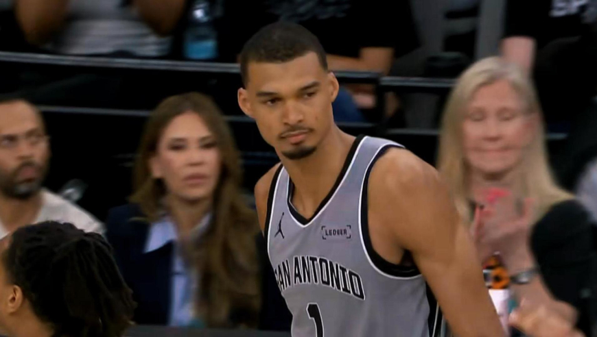 马刺太阳生死时刻：太阳关键两罚全丢 文班亚马漂移中投准绝杀