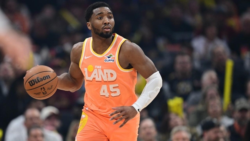 约基奇23+17+17无缘今日最佳球员！因为米切尔42+2+3创2项纪录