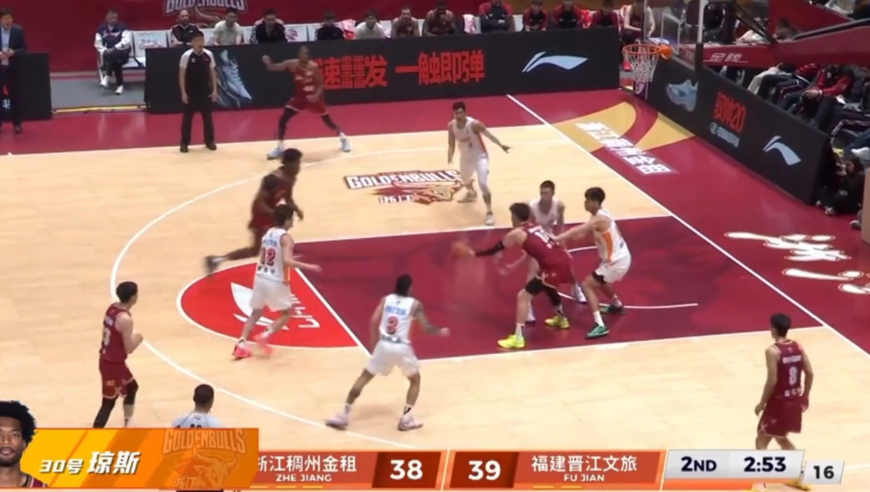 CBA新赛季第四轮五佳球：詹姆斯霸王劈扣 琼斯滑翔战斧暴扣