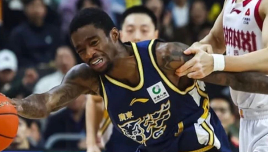 广东爆冷2分惜败新疆，球员评分：3人完美，2人合格，4人拉胯