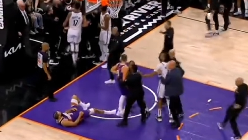 突发！太阳篮网爆发大规模冲突，5人吃T助教差点见太奶！