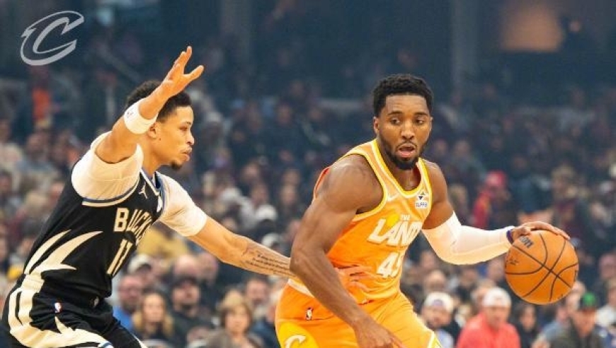 字母哥伤退米切尔37+5+7，骑士双杀雄鹿，主场虎视眈眈静待火箭