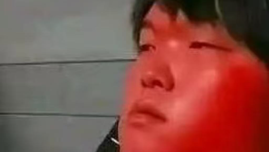 Bin发布自己红温表情包，Knight关心询问：怎么个事？