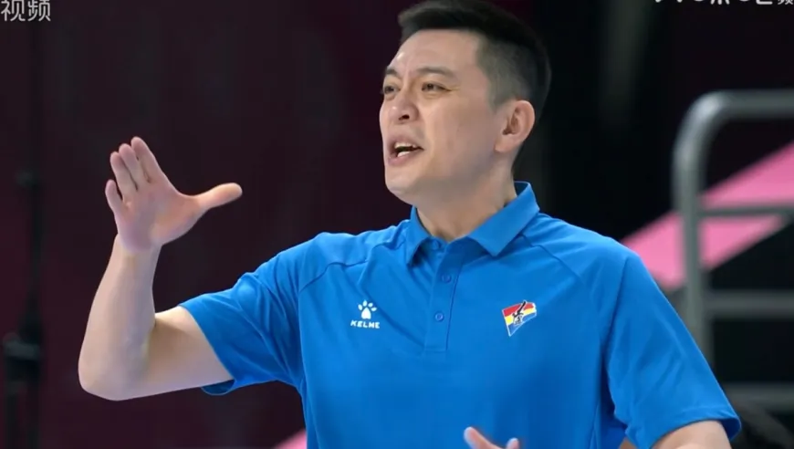 最后5.3秒，广东领先辽宁19分，徐杰主动示意不打了，请注意杜锋！