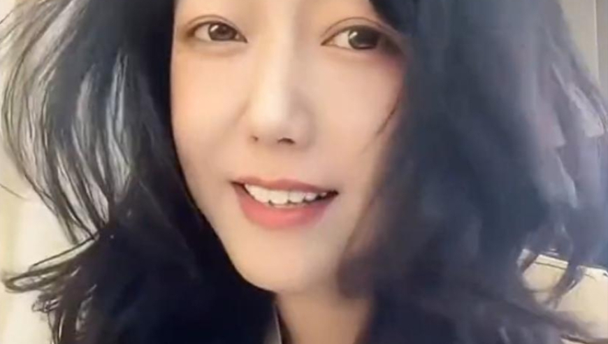“苏超”火了，前央视足球解说又出来点评，美女网红点名道姓怼他