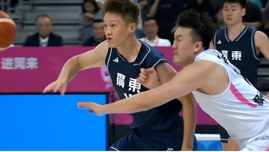 拿600万顶薪，只抢到2个板，浙江球迷：28分溃败正是从他身上开始