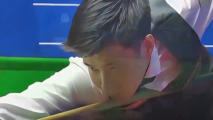 体坛记忆｜ 马奎尔看不起赵心童，骚操作开局炸散球堆，赵你逗我玩呢