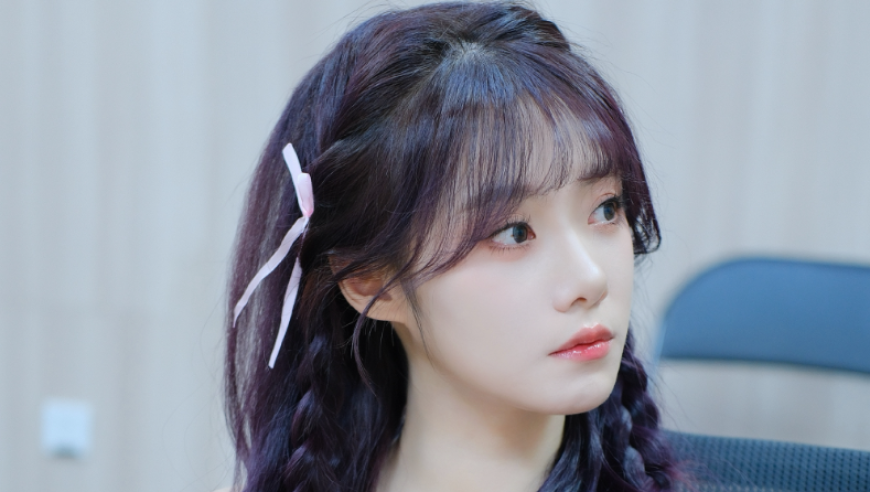 【LPL老婆】小钰紫色抹胸裙，紫色果然很有韵味