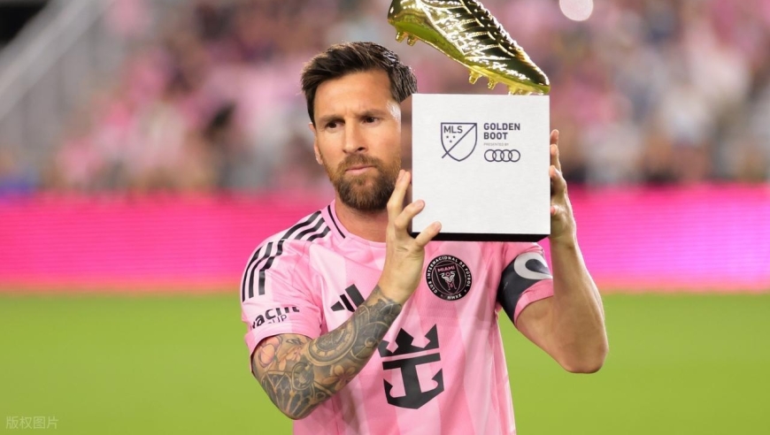 38岁梅西深夜抵达印度显疲惫,没笑容没挥手,球迷潮水般狂奔追随