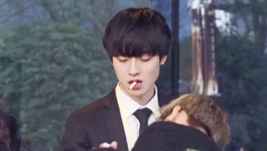 LPL冠军选手发抽烟自拍，被嘲没文化还装逼，引争议后光速删除