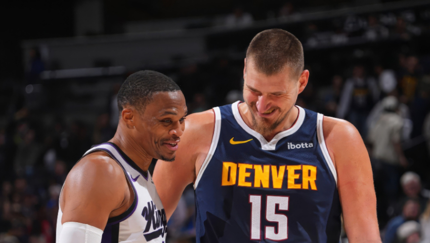 轰26分12板6助，砍23分16板10助！只拿360万底薪，你又打成了超巨