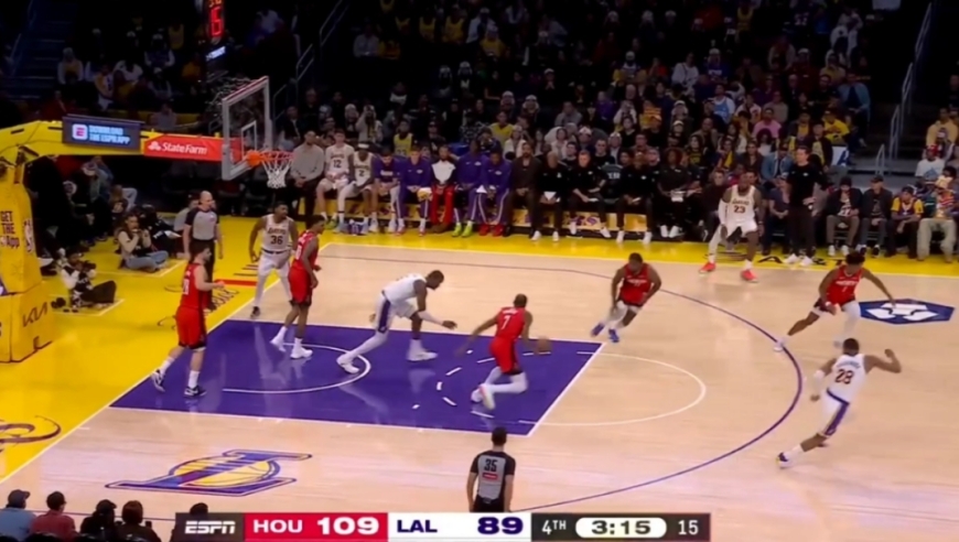 酣畅淋漓！还原火箭大胜湖人23分全过程，詹姆斯满脸无奈