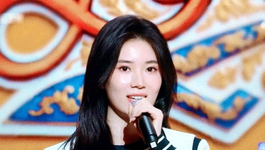 肤白貌美！中国乒乓球女神惊艳浙江春晚，当陪练助孙颖莎奥运夺金