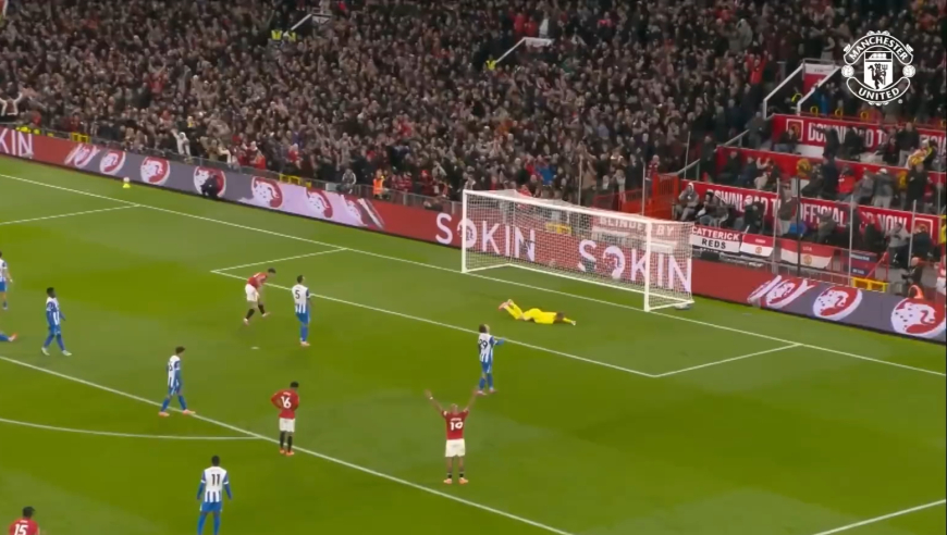 从童话到现实！卡里克率曼联双杀曼城阿森纳，史诗夜震彻英超｜体坛记忆