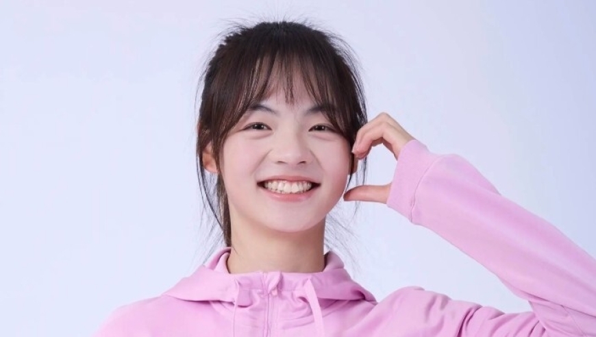 武汉女足挺进冠军杯第二轮，21岁美女后腰绝杀，身高161长相甜美