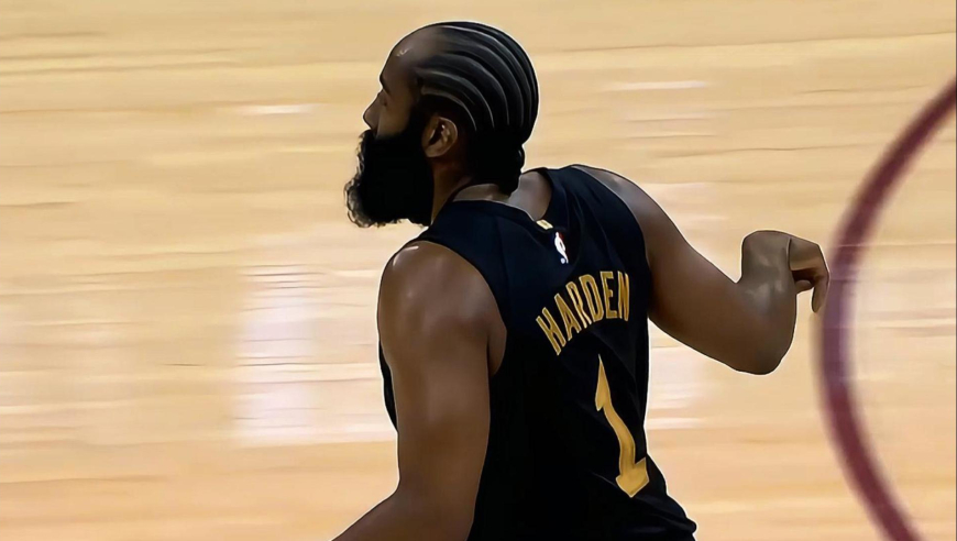 控球大师！哈登妙传内线得分+助攻外线三分 随后上篮接管骑士全部进攻