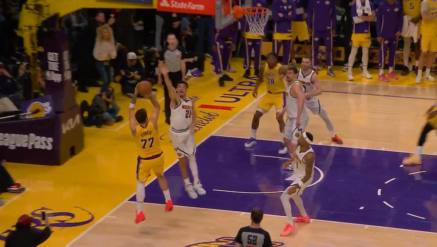 15日NBA官方十佳球：里夫斯极限打1+2绝平 东契奇招牌撤步绝杀