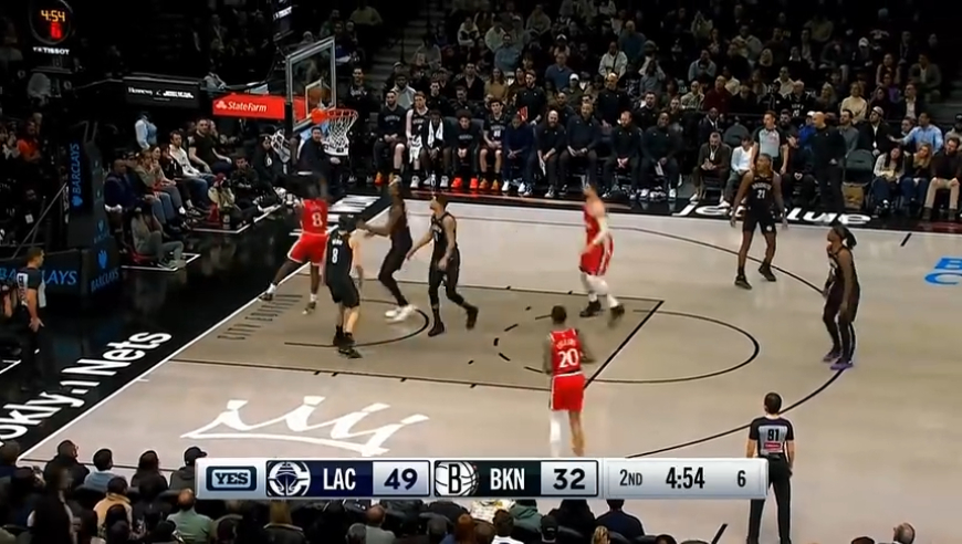 对攻也不怕你！快船三分钟轰12分vs篮网10分 哈登连罚带投打疯了