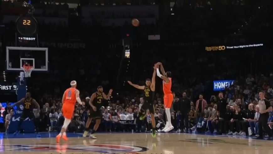 巨大争议！库里生涯首次被吹恶意犯规全过程 球迷：这也太冤了