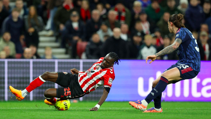 2-2！94分钟倒钩绝平 英超13.1亿豪门连胜终结 大黑马升至第三