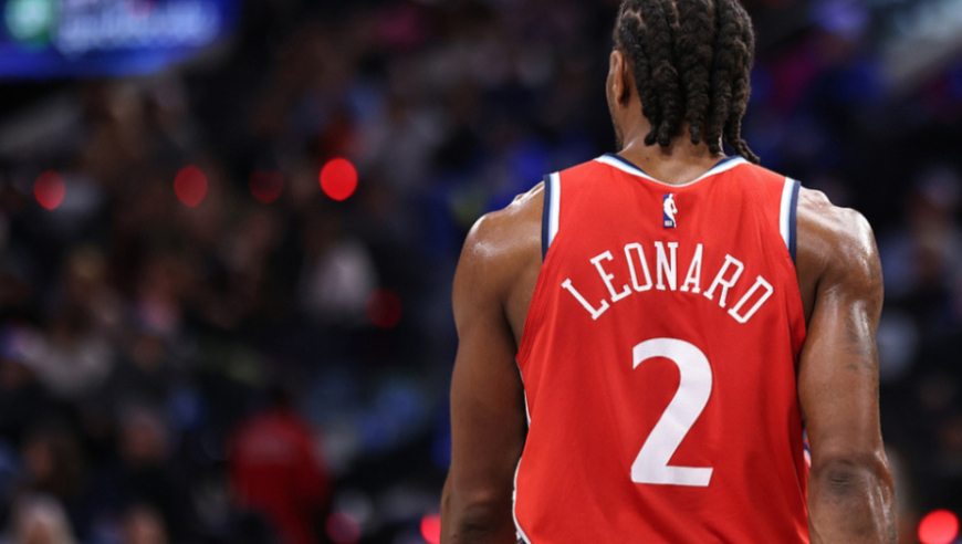 伦纳德本赛季彻底爆发，快船绝境逢生，逼出战神卡，还得是鲍尔默