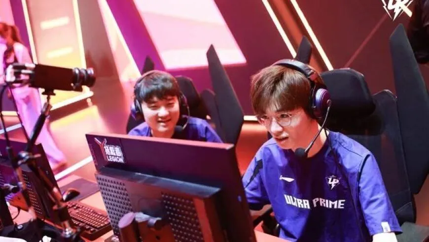 Doggo吐槽UP时期队友：一直叫我选垃圾英雄，打野15分钟就会开始送