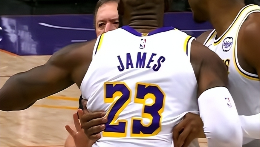 轰26+3+4绝杀太阳！惹怒詹姆斯的下场，球霸东契奇25投18铁躺赢