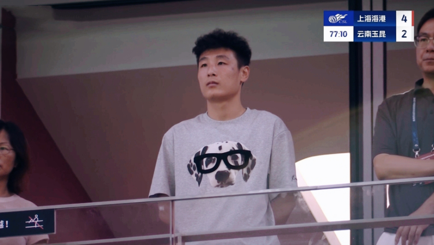 两判点球！裁判被批双标！武磊尴尬见证：上海海港创队史耻辱纪录