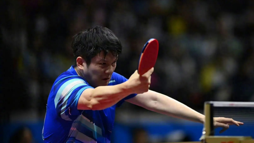 太吓人！樊振东狂追局点但10平后连续失误 薛飞成功拒绝零封