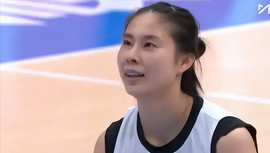 李梦19+9上演70分大胜，刘禹彤高效，王思雨17分四强出炉