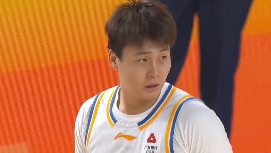 赛季最佳一战！赵睿战新疆23+6集锦 罚球遭嘘声关键篮板制胜