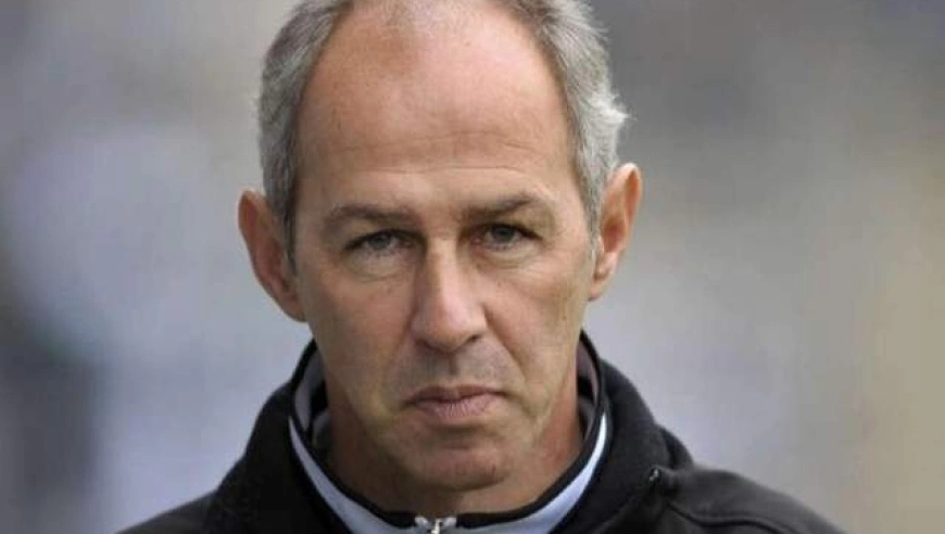 国足利好！65岁德甲教练确认辅佐邵佳一：曾为德国队工作！