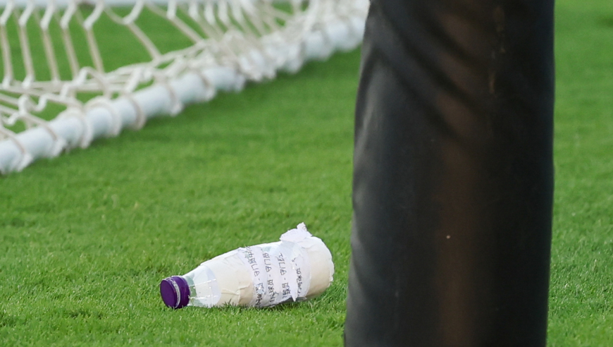 法宝！李昊在点球大战中看水瓶上的纸条，上面写有对手罚点习惯