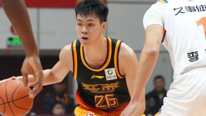 盘点CBA新秀第一年就成球队老大的3位现役球员（第二期）