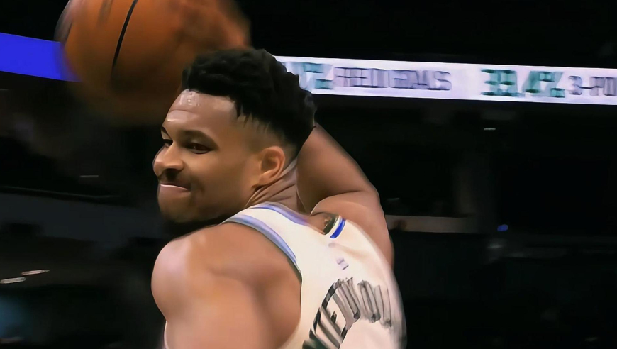 字母哥心态崩了！老鹰神奇补篮得分 字母哥暴怒用力摔篮球被吹技犯