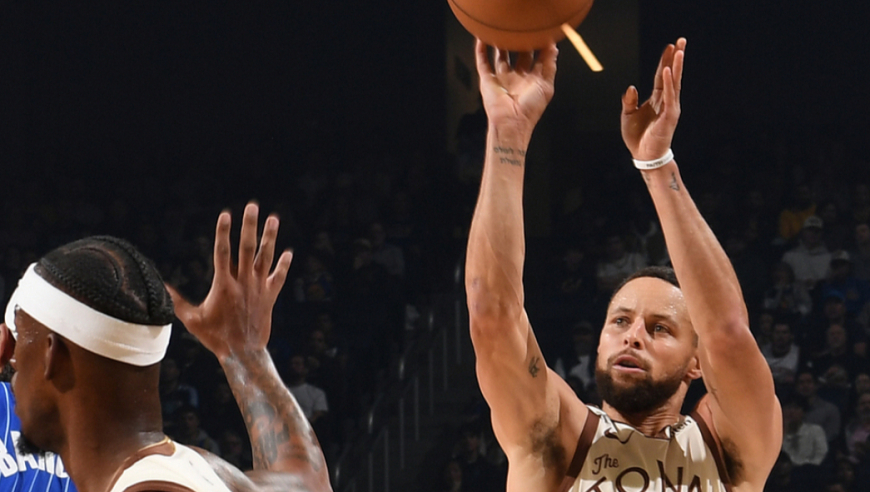 库里vs魔术26分全过程：第三节狂轰15分+末节超远三分完美收官