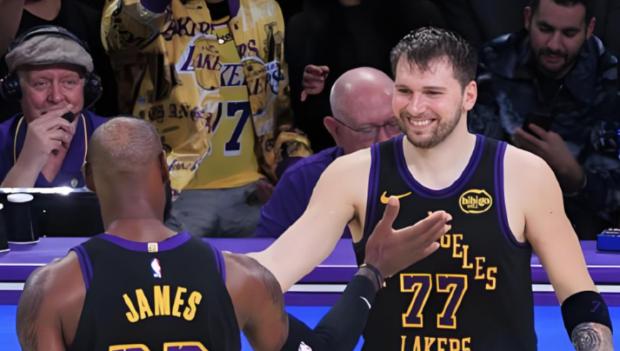 强到离谱！东契奇vs奇才半场26分10篮板11助攻集锦：湖人发动机