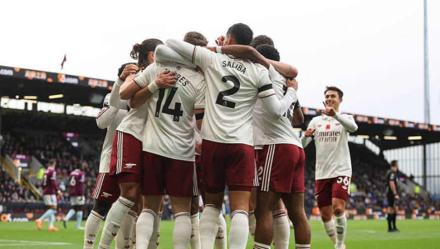 英超大乱战？第2距第11仅差3分！阿森纳7分领跑赢麻了，曼联跌第7