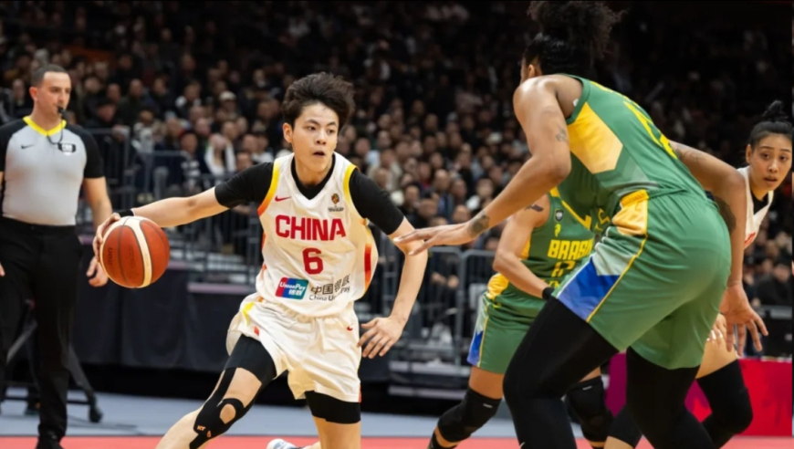 再漂亮也不能要了！女篮三朝元老5战合计5分，球迷：这支国家队不适合你